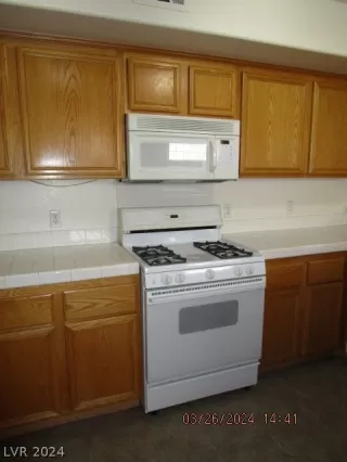 Photo #6: 2570793 Listing 