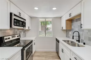 Photo #5: 2570800 Listing