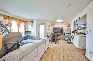 Photo #3: 2570840 Listing 
