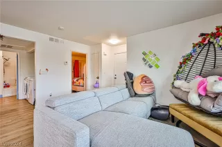 Photo #6: 2570840 Listing 