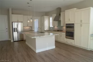 Photo #4: 2570854 Listing 
