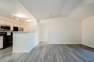 Photo #2: 2570864 Listing 