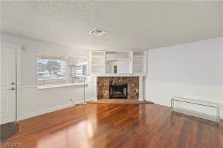 Photo #3: 2570873 Listing