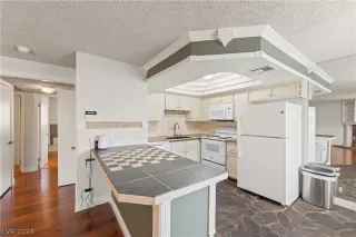 Photo #4: 2570873 Listing