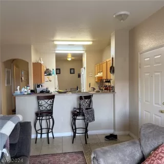 Photo #4: 2570885 Listing