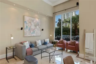 Photo #3: 2570904 Listing 