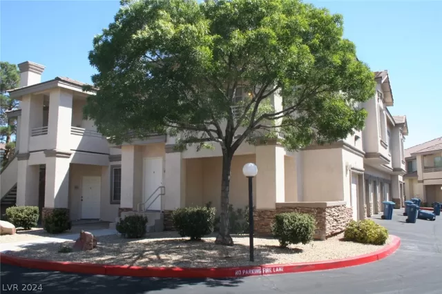 MLS: 2570906 Condo For Sale