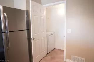 Photo #6: 2570922 Listing