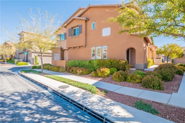 MLS: 2570985 Condo For Sale