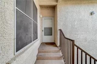 Photo #5: 2570993 Listing