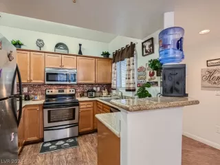 Photo #3: 2571015 Listing