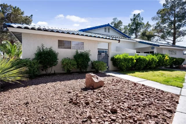 MLS: 2571035 Condo For Sale