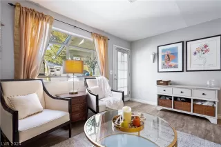 Photo #3: 2571035 Listing