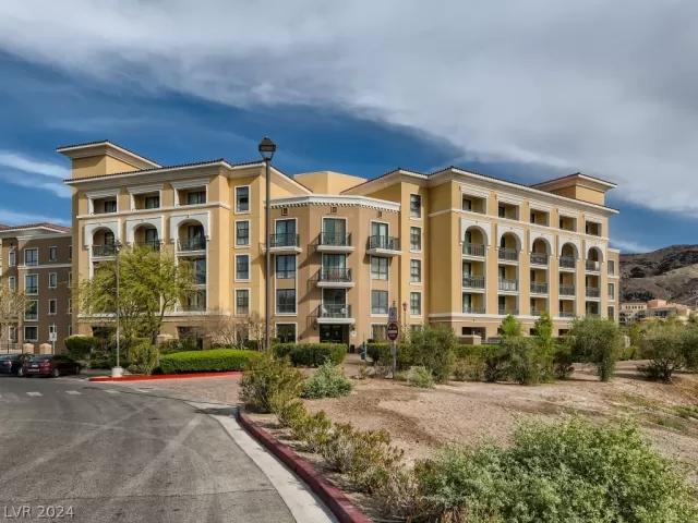 MLS: 2571039 Condo For Sale