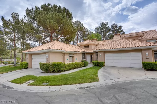 MLS: 2571059 Condo For Sale