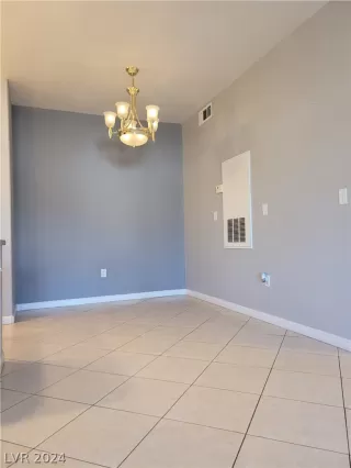 Photo #1: 2571061 Listing 