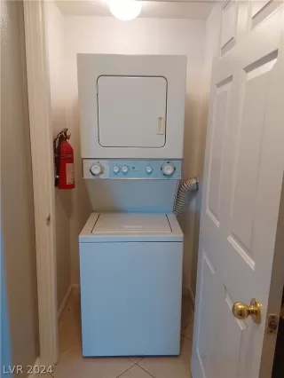 Photo #5: 2571061 Listing 