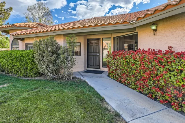 MLS: 2571062 Condo For Sale