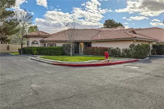 Photo #1: 2571062 Listing