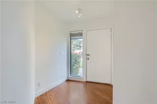 Photo #3: 2571062 Listing