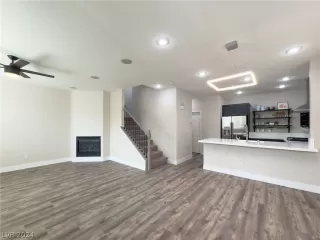 Photo #1: 2571075 Listing 