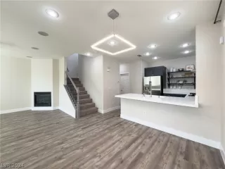 Photo #4: 2571075 Listing 