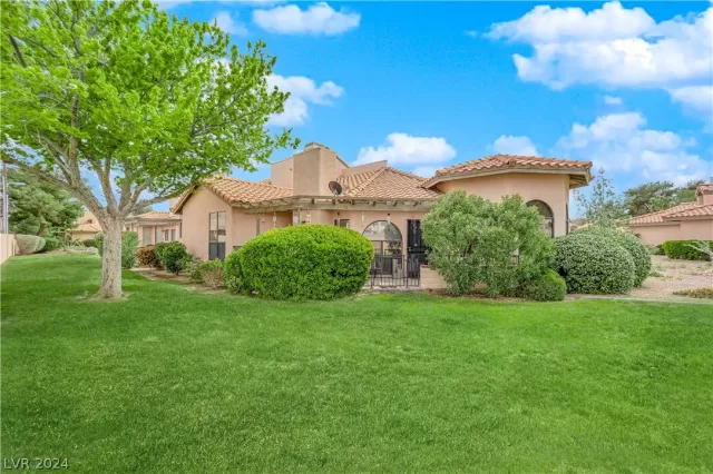 MLS: 2571078 Condo For Sale