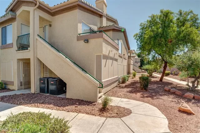 MLS: 2571082 Condo For Sale