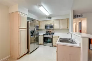 Photo #6: 2571082 Listing