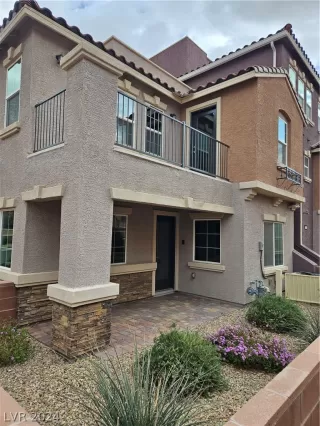 Photo #1: 2571095 Listing 