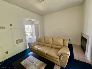 Photo #4: 2571122 Listing