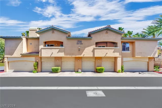 MLS: 2571130 Condo For Sale