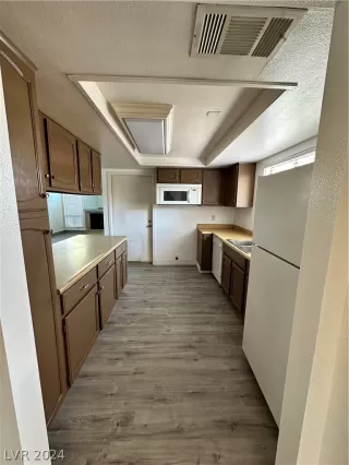 Photo #4: 2571147 Listing