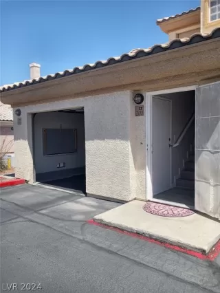 Photo #1: 2571155 Listing