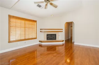 Photo #5: 2571160 Listing