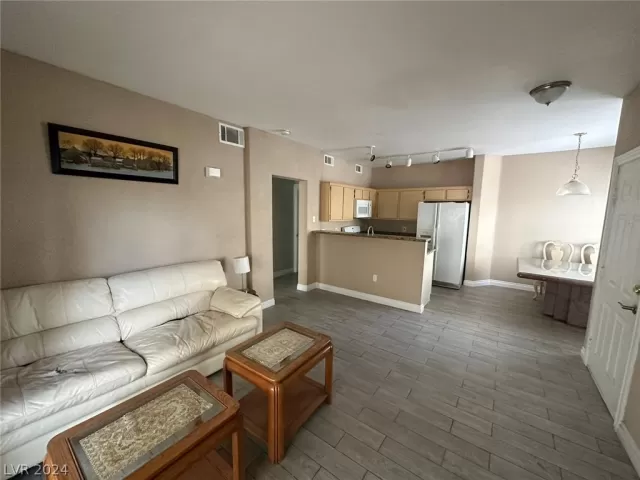 MLS: 2571166 Condo For Sale