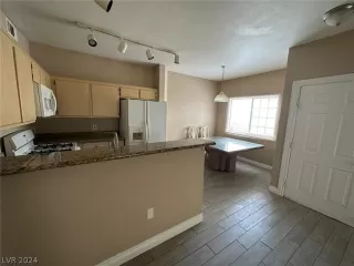 Photo #1: 2571166 Listing