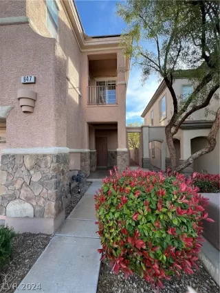 Photo #1: 2571167 Listing 