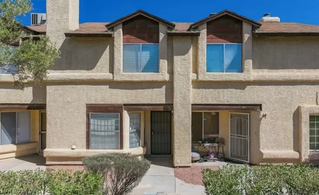 MLS: 2571168 Condo For Sale