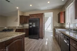 Photo #4: 2571225 Listing