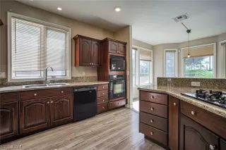 Photo #5: 2571225 Listing