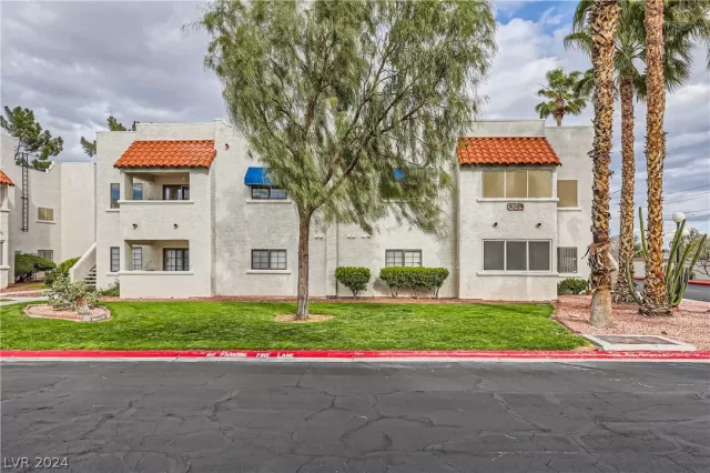 MLS: 2571247 Condo For Sale