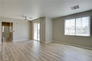 Photo #5: 2571307 Listing 