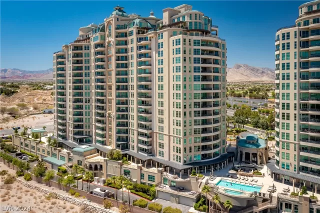 MLS: 2571322 Condo For Sale