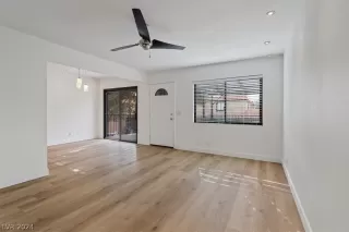 Photo #1: 2571345 Listing