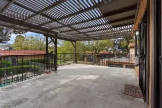 Photo #6: 2571345 Listing