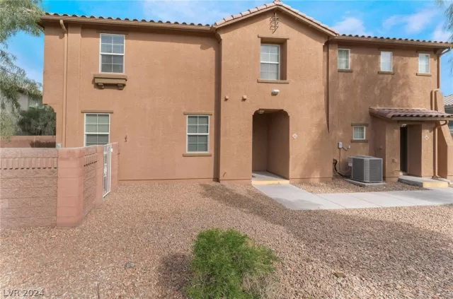 MLS: 2571356 Condo For Sale