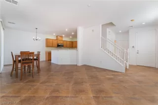 Photo #3: 2571356 Listing