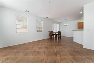 Photo #4: 2571356 Listing