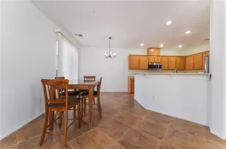 Photo #6: 2571356 Listing